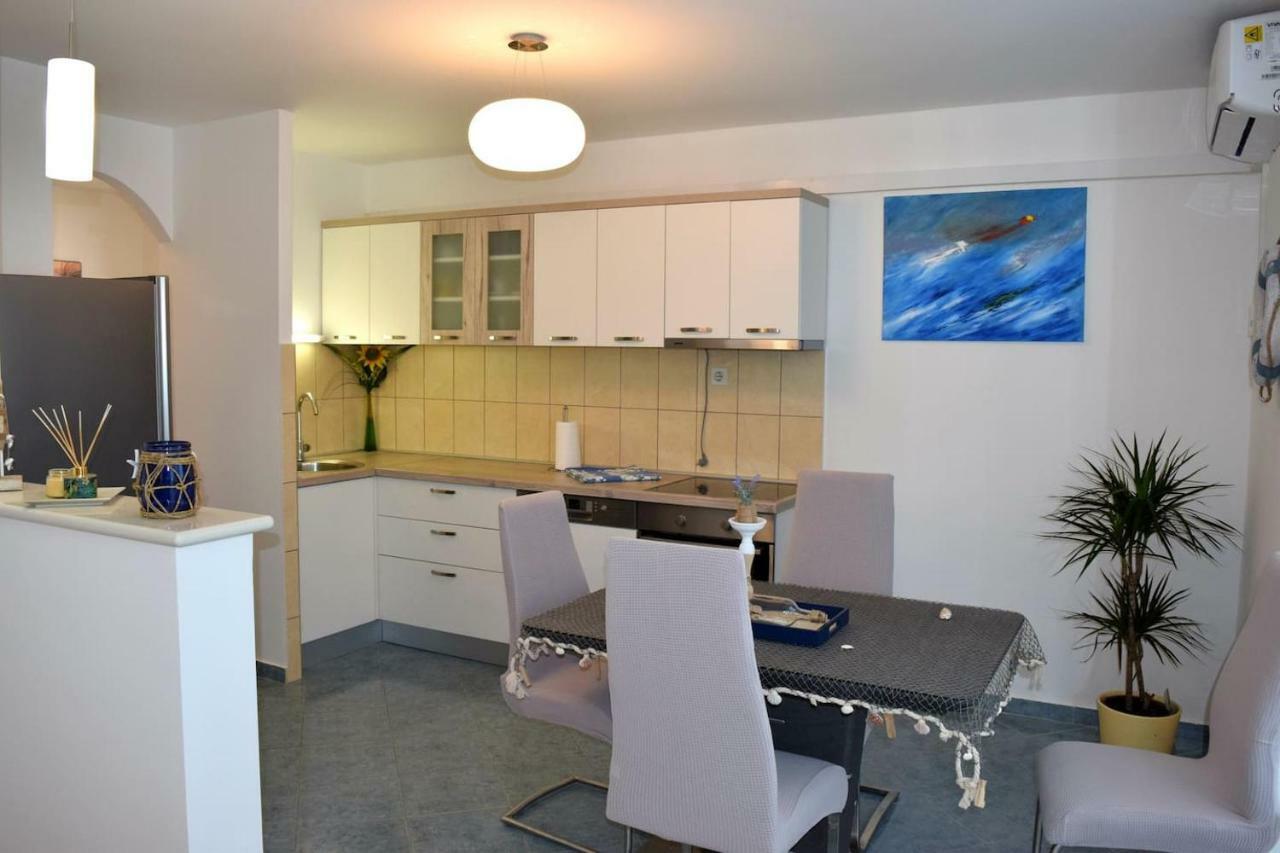 Newly Renovated Apartment "Marin" In The Center! Omiš Εξωτερικό φωτογραφία