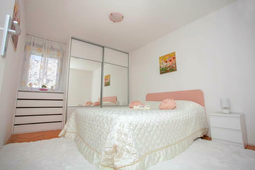 Newly Renovated Apartment "Marin" In The Center! Omiš Εξωτερικό φωτογραφία